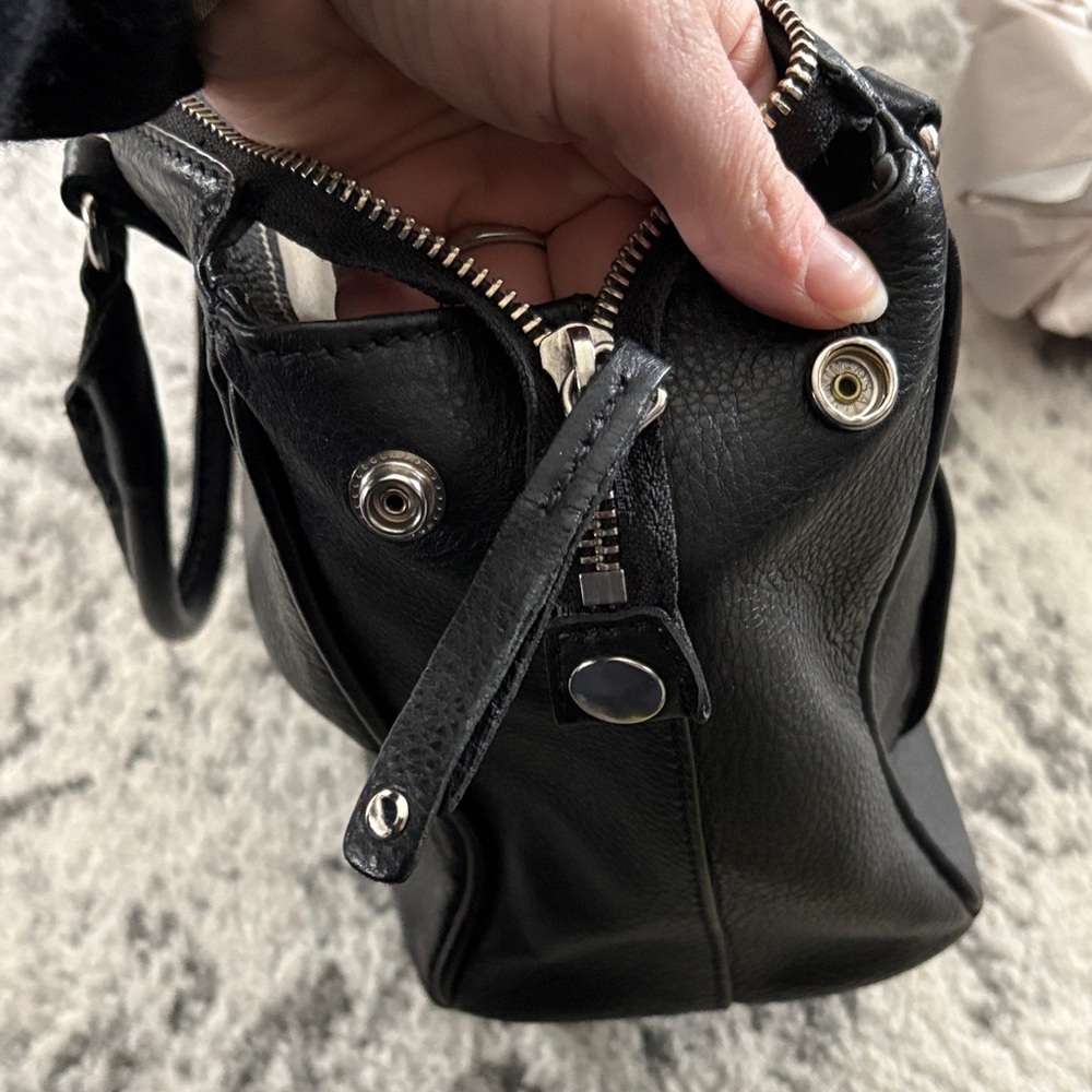 Roots Black Pebbled Leather Tote Bag with Removable Strap - Picture 10 of 13